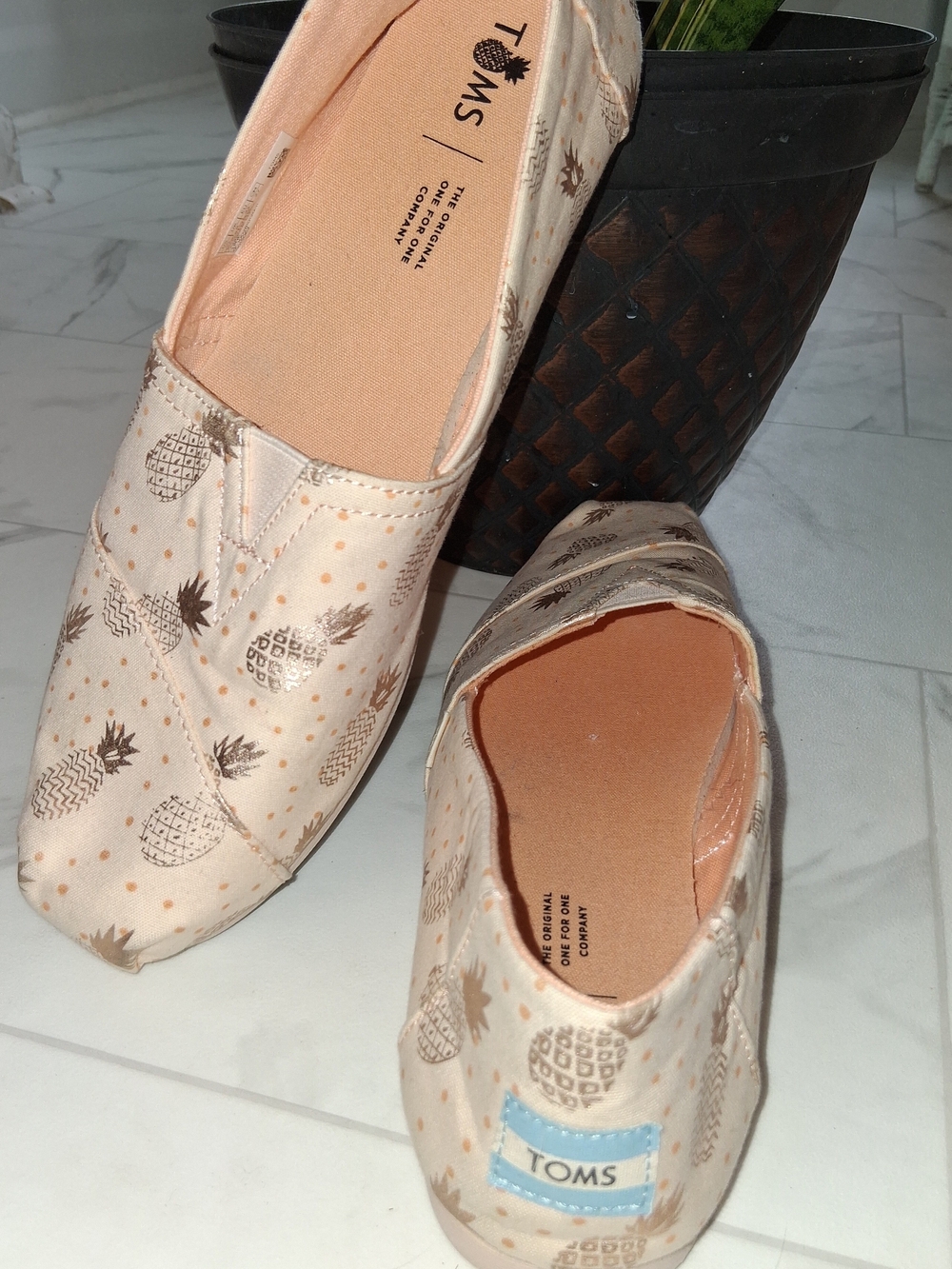 TOMS Women's Cream Pineapple Slip-On Shoes